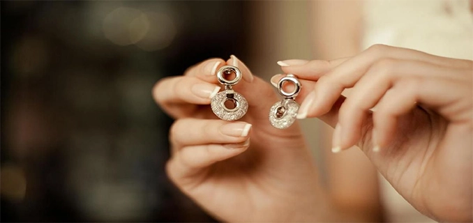 Asal-usul Anting: Kisah Kecemburuan Sarah Istri Nabi Ibrahim