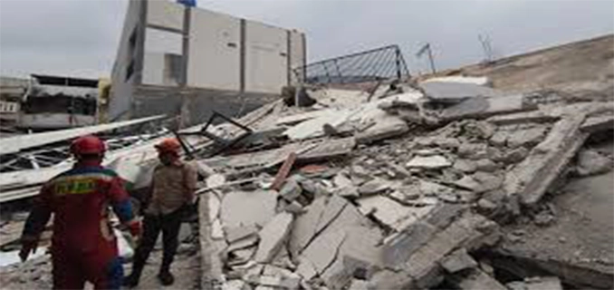 Koja Jakut: Bangunan Parkir 2 Lantai Ambruk Nyaris Timpa Warga