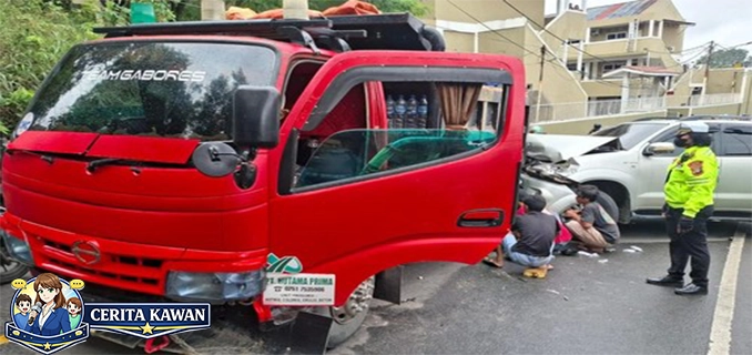 Istri Polisi Korbankan Mobil Agar Warga Tak kena Truk Nanjak