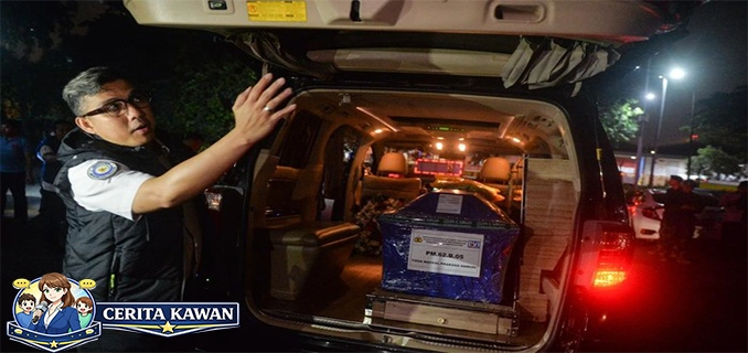 Suasana Haru Iringi Kedatangan Jenazah Korban ATR 42-500