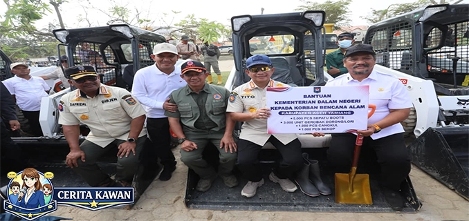 Tri Tito Karnavian Salurkan Bantuan ke 203 KK Aceh Tamiang