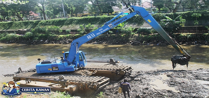 Pengerukan Sungai Ciliwung Dipercepat Antisipasi Banjir